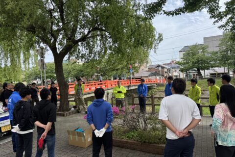 袋川鯉のぼり掲揚事業を行いました